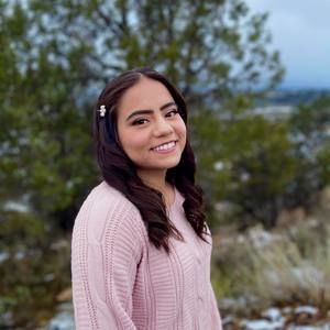 Meet your Posher, Lorena